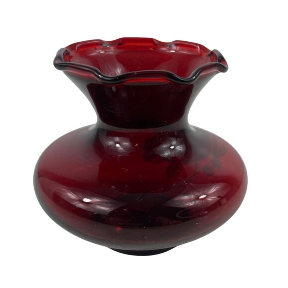 Vintage Anchor Hocking Ruby Red Glass Vase Ruffled Rim & Etched Floral Design - Picture 6 of 13